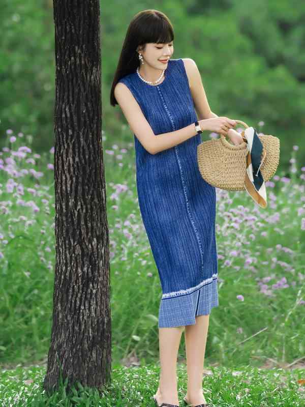 夏 女性用 デニム プリーツ ワンピース ラウンドネック ノースリーブ Aライン ロング ガーリー ビタミンカラー カジュアル 普段使い 軽量 伸縮性