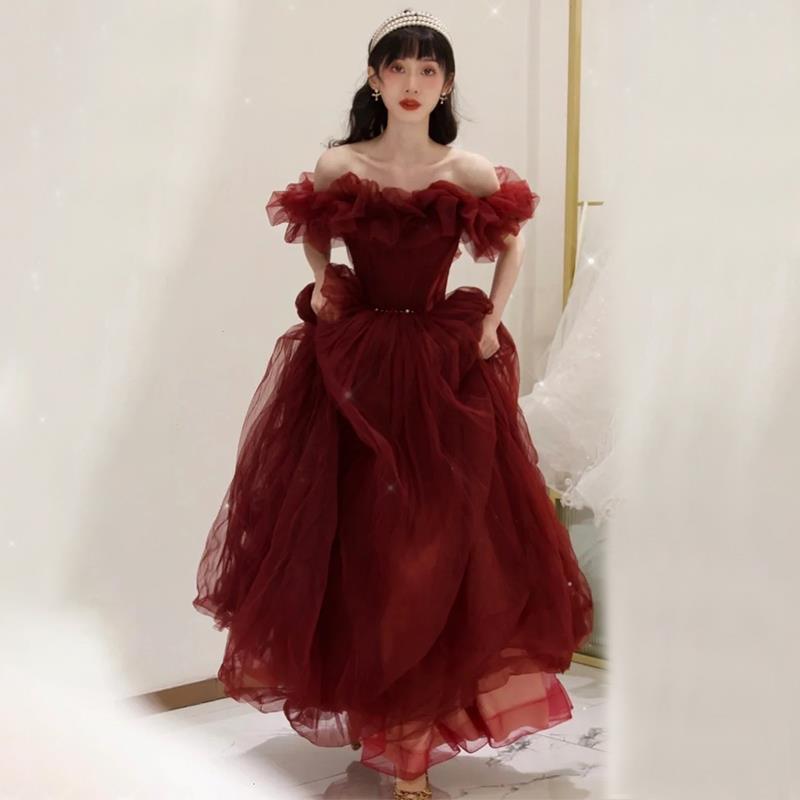 ウェディングドレス 新婦用 赤 オフショルダー 大サイズ ゆったりシルエット 高級感 春秋 パーティー 旅行フォト イブニングスタイル