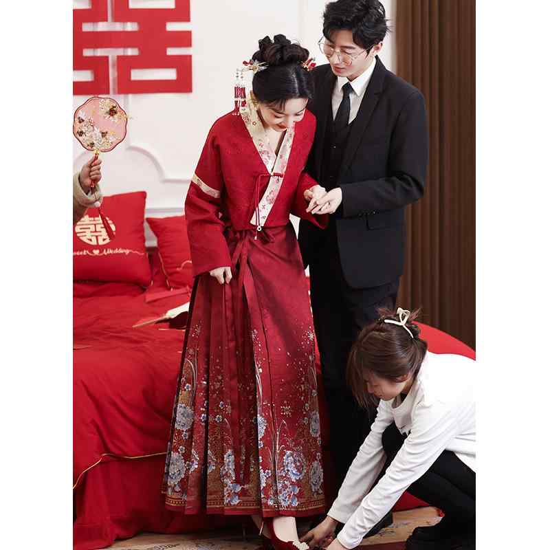 ワンピース レディース 馬面スカート 漢服 現代中国 結婚式 敬酒服 婚約 新娘 礼服 高級感 ドレス フォーマル 5,287円