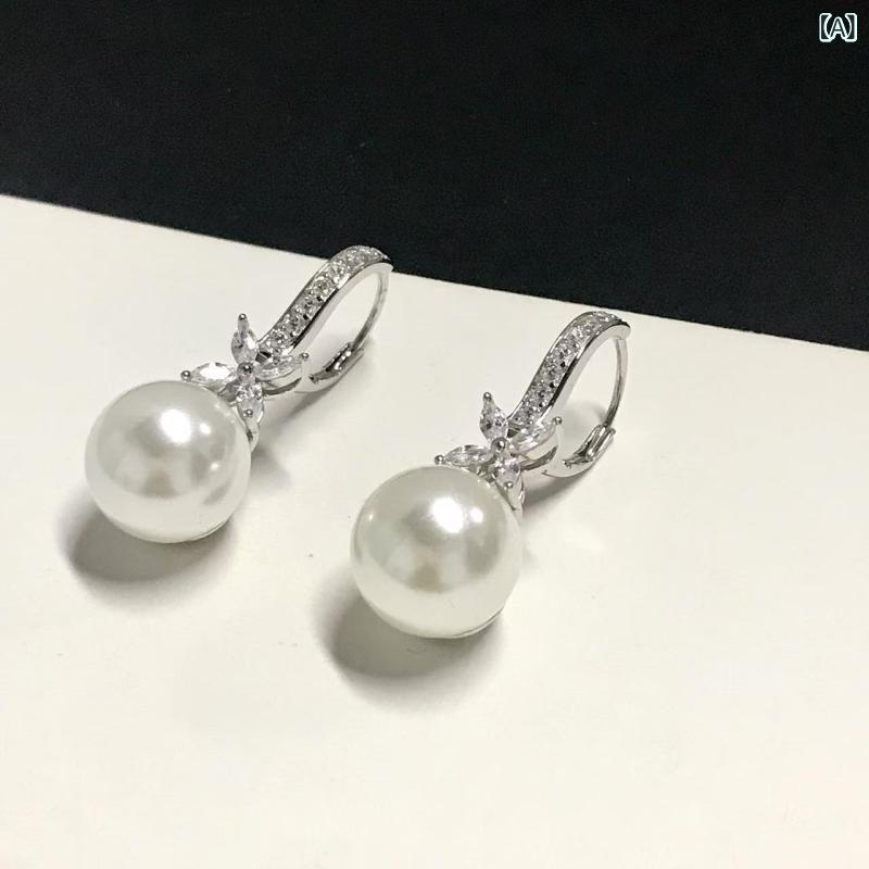 イヤリング レディース パール 蝶モチーフ シルバー スタイリッシュ 気品 色落ち防止 ファッション アクセサリー 女性用 日常使い 軽量 耐久性