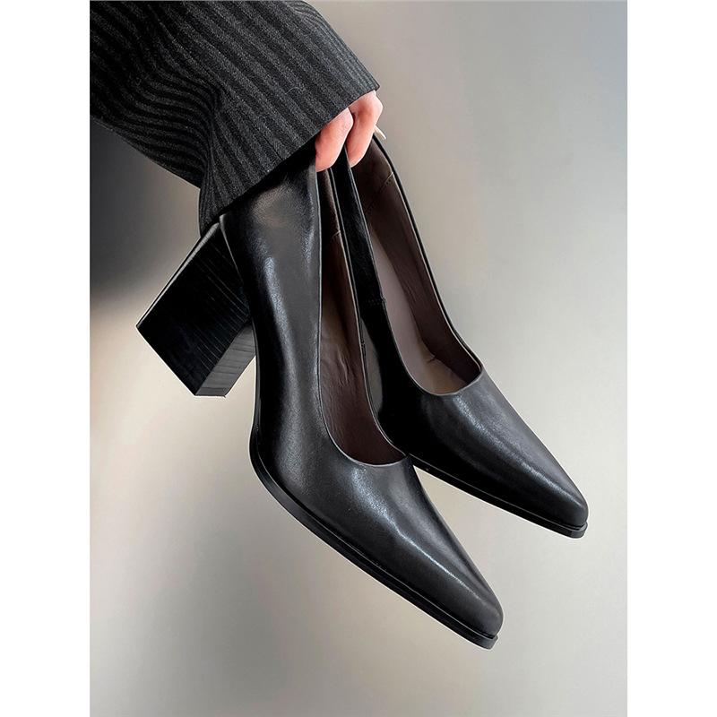レディース パンプス スリングバック レトロ ポインテッドトゥ ローカット 太ヒール 通勤用 オフィスコーデ 春夏 コーディネートしやすい ベーシック 軽量 伸縮性