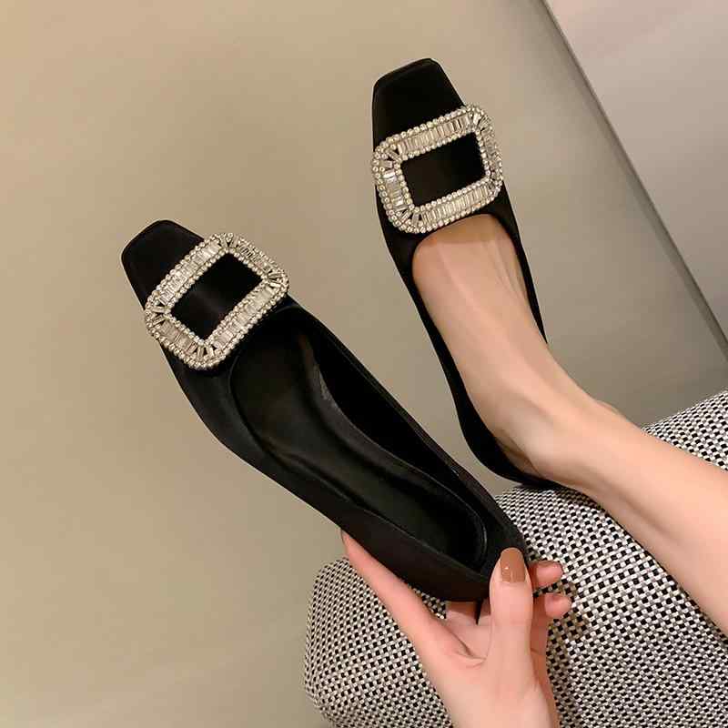 レディース 四角いトゥー 真っただ中踵 パンプス 黒いこと 繻子 伝達ルート石ころ かざり付ける 四角い バックル 春夏 光輝 原料品 窈窕たる 図案化 フォーマル シューズ 普段使い走り 相応う 亭主もち用 痛いところ 声遣い 日用品雑貨・文房具・手芸-その他