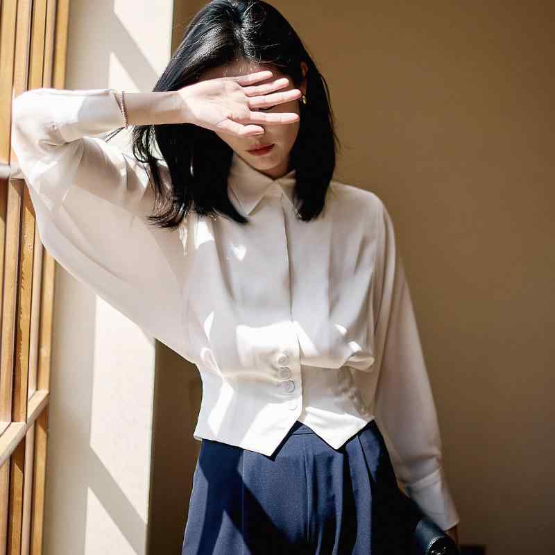レディース 薄っぺら トップ 韓国 うつり変わり コウモリ傘袖 折り襟 ゆったり 酉の方角シェイプ か細い成り行き 軽さ 好いたらしい 特殊