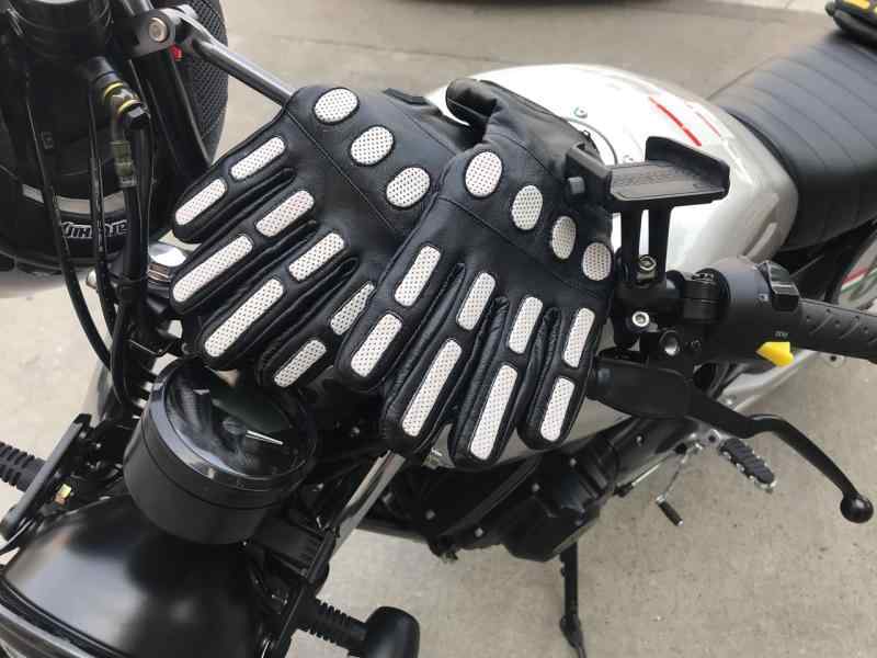 ライディンググローブ 成人男性用 自動二輪車用 革 羊革 電熱 保温 熱のある状態 生あたたかい 冬用 動かす用 延性のある 耐久性