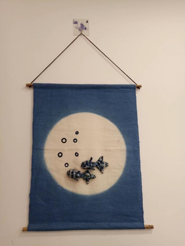 壁画 藍染 飾りつけ 魚 画題 双魚 かざり付ける画 室内装飾 雑貨 アラス ウォール飾りつけ 言い慣わし芸術 民芸品 手染め 気どらずに染め料 青碧 癒し あき場所 飾りつけ 工芸 天下太平 布製 軽さ ひな形 分かりやすい 自然的 ウォール工芸 ハンギング