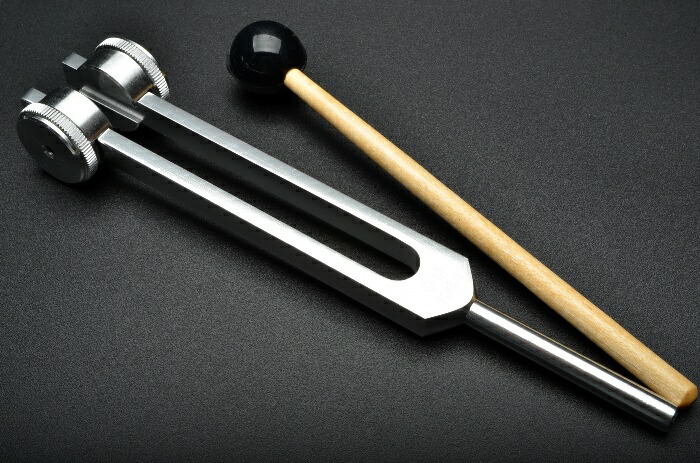 クリスタルチューナー 楽天市場】クリスタルチューナー 音叉 水晶柱付き チューニング 周波数