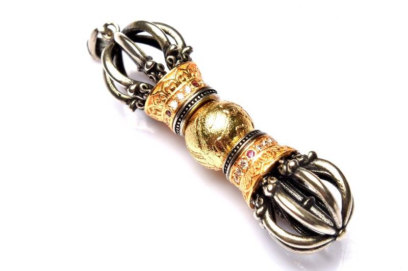 楽天市場】隕石 ペンダントトップ アルタイ隕石 （ウイグル自治区産