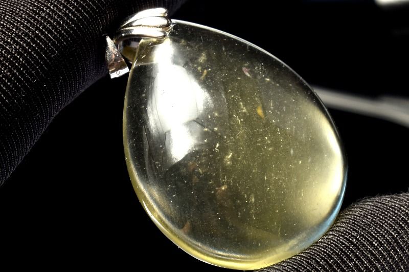 希少☆リビアングラス ピラミッド型 楽天市場】Silver925◇希少高品質 リビアングラス 12x12mm 星型 天然石