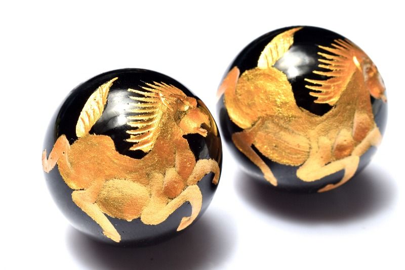 1年のお守りに オニキス　49-50mm　金彫 馬 スフィア 1個売り _CRG199-2【宅急便のみ】