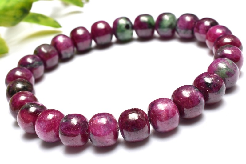 【20％OFF!】【１点物】希少形状◇ルビーたっぷり ルビーインゾイサイト　7-7.5x8.5mm　ボタン ブレスレット _MC4614