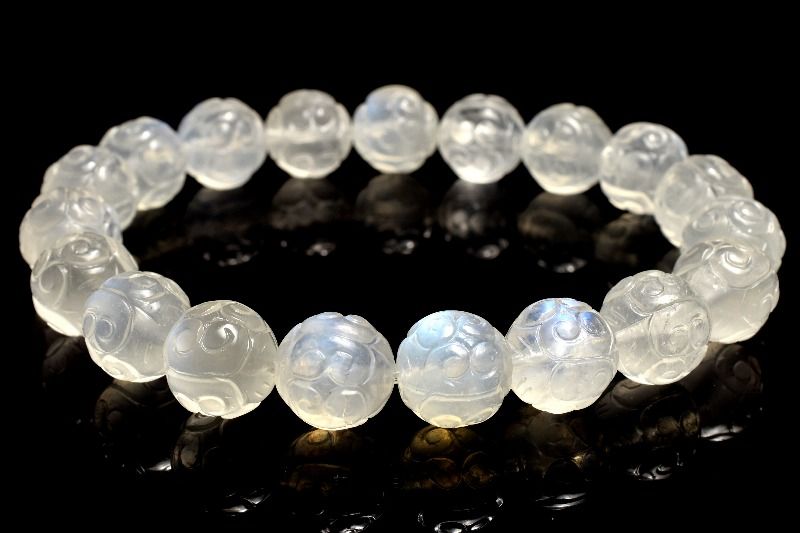 【１点物】繊細彫刻◇スリランカ産 ブルームーンストーン　10mm　マニ車 ブレスレット アクセサリー _MD1419｜天然石　パワーストーン　ラトリエ