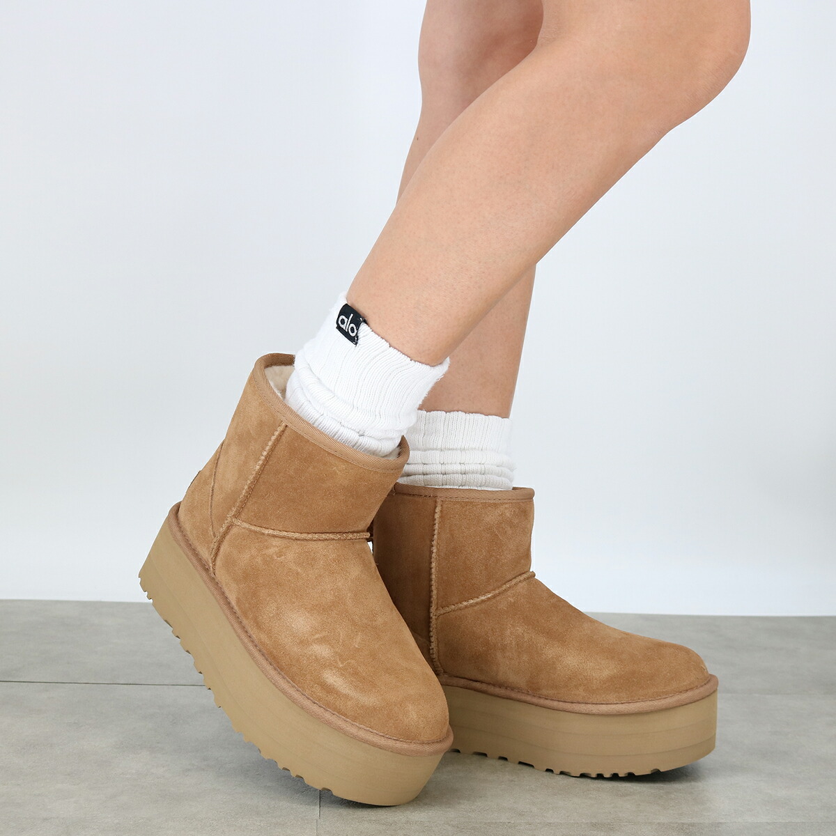 UGG ベージュ ムートンブーツ ベルクロストラップ UGG ベージュ ムートンブーツ ベルクロストラップ
