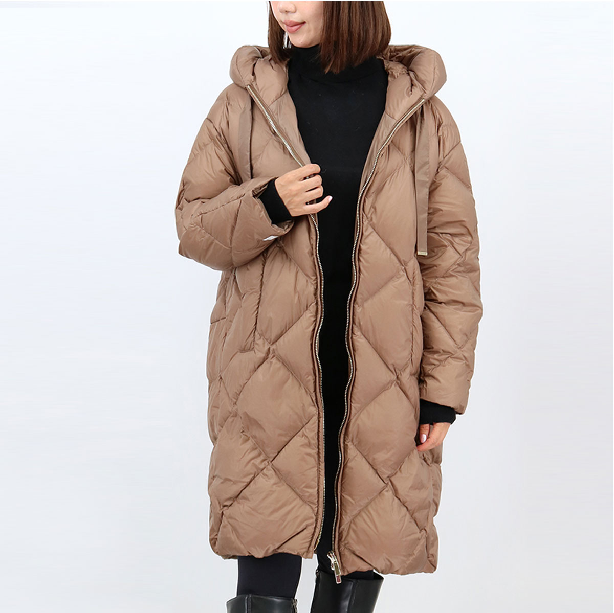 MaxMara シルク混合グースダウンホワイト フードジャケット 40 MaxMara シルク混合グースダウンホワイト フードジャケット 40