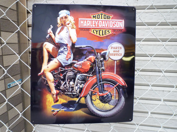 楽天市場 アメリカ ブリキ看板 ハーレーダビッドソン ハーレーガールズのエンボス ティンサイン サインプレート ブリキ アメリカ看板 ティンサイン サインボード アメリカンブリキ看板 西海岸風 インテリア アメリカン雑貨 ラヴィアンローズ アメリカン雑貨