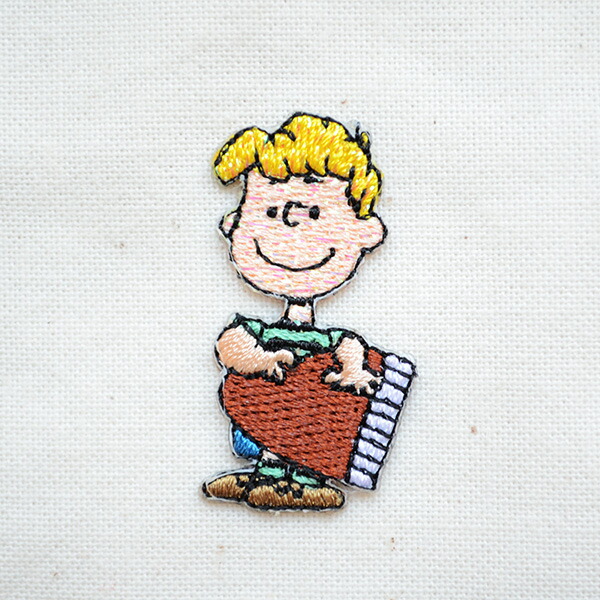 楽天市場 シールワッペン スヌーピー ウッドストック S02y9002 ワッペン アイロン ブランド 通販 アップリケ ブレザー シャツ エンブレム アルファベット イニシャル ミリタリー 入園 名前 キャラクター Sss ワッペン通販 ワッペンストア