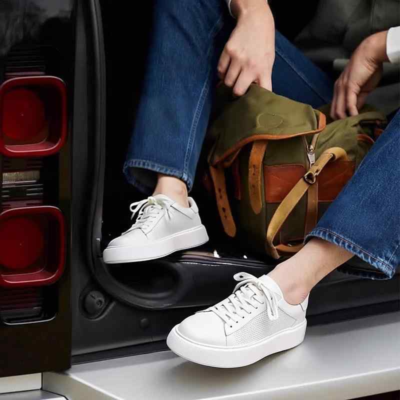 メンズ スニーカー 白 通気性 パンチング 夏用 心地よい 滑っこいシューズ 韓国  革 軽さ 靴 成人男性用 シューズ 普段使い走り 吸湿速乾 伸縮性