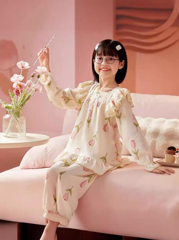 パジャマ 女児 長袖 薄手 綿100% ガーゼ かわいい 春秋 秋用 ルームウェア 寝間着 ジュニア 通気性 柔らかい 軽量 室内着 家庭用 子供服