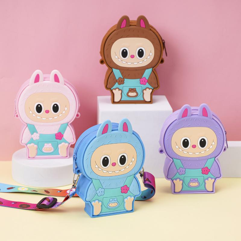 キッズ 女の子 シリコン 肩掛けバッグ ぬいぐるみ 小銭入れ 収納ポーチ かわいい 普段使い 軽量 防水 柔軟素材 ポケット付き 4,974円