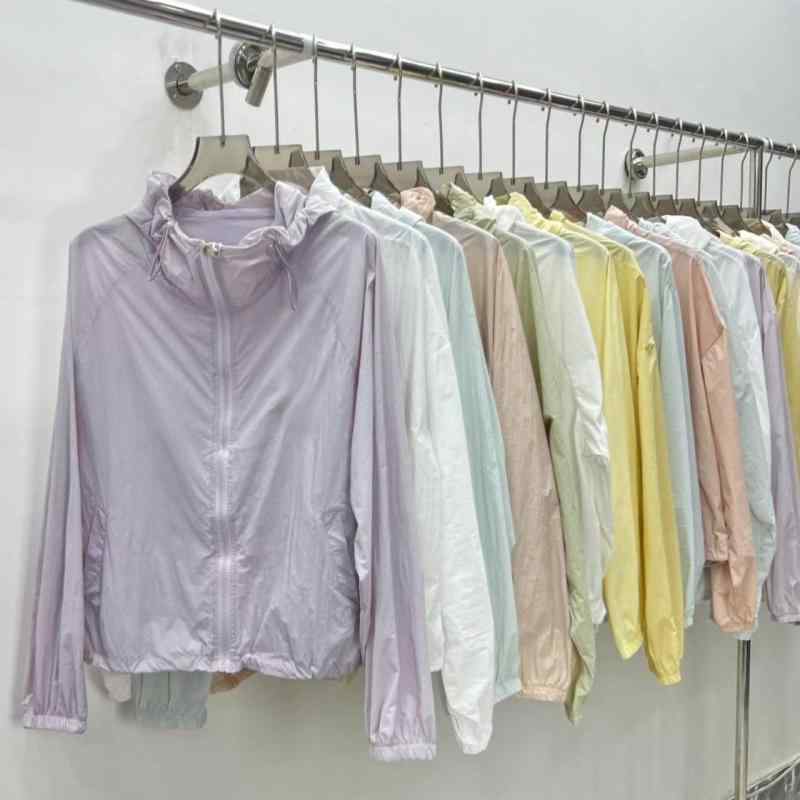UVとり捨てる パーカー レディース 当たること冷感 レディース 夏用 薄っぺら ボンネット付き添い人 UVとり捨てる アウター ドーパミンカラー 心地よい 座標し分かりやすい 細工物お召しもの風 ファスナー付き添い人 軽さ 吸湿速乾