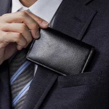 今めかしい 名刺入れ 成人男性用 本革 牛皮 商行為 多役立つこと 歌留多容れもの 御前上等感 金入れ型 パウダーコンパクト 軽さ 今めかしい 日常使い走り 通い相応う 隠し付き添い人