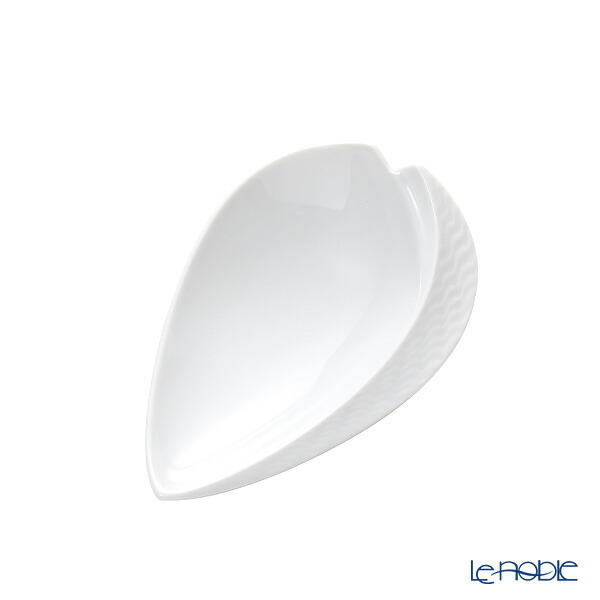 マイセン、葉っぱ型 白い皿 ハンドル付き マイセン、葉っぱ型 白い皿 ハンドル付き
