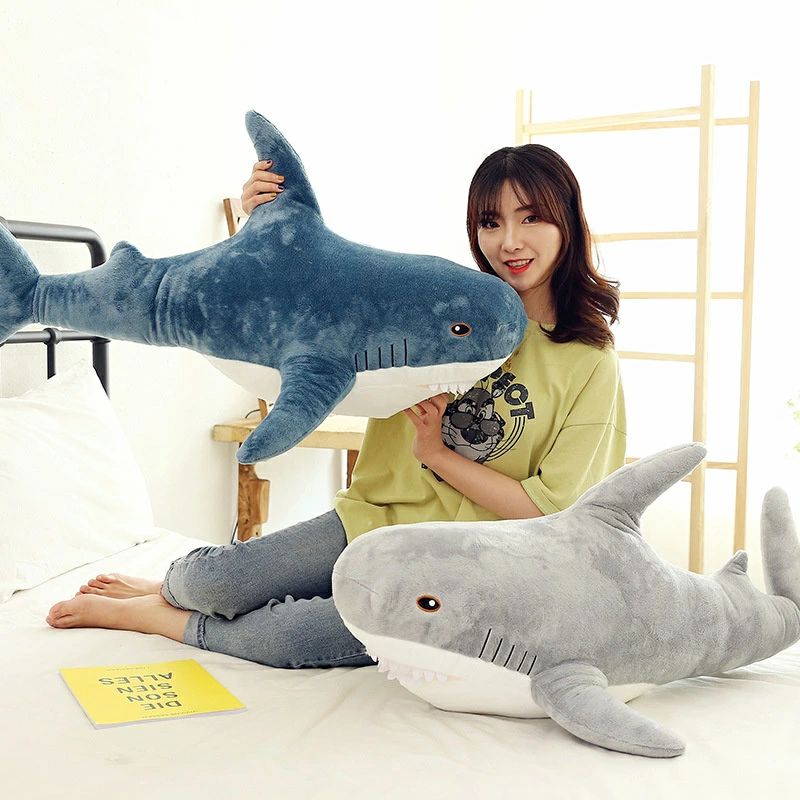 【時限特恵！最低5556円！】140cmふわふわ子供可愛い縫いぐるみ抱き枕豪華おもちゃ枕サメクッション 床ごこち だきまくらぬいぐるみ 動物 大きい癒し極上肌触り