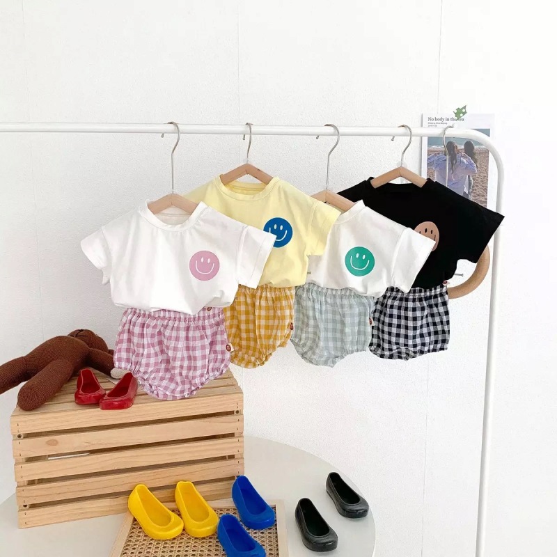 韓国 ベビー服 セットアップ 上下セット 子供服 子ども服 にこちゃん スマイル 男の子 女の子 ベビー キッズ 春 夏 半袖 夏服 おしゃれ かわいい 保育園 幼稚園 70 80 90 100 子供 べビー服 コットン 綿 カットソー キッズ服 イラスト チェック 韓国 ベビー服 セットアップ 上下セット 子供服 子ども服 にこちゃん スマイル 男の子 女の子 ベビー キッズ 春 夏 半袖 夏服 おしゃれ かわいい 保育園 幼稚園 70 80 90 100 子供 べビー服 コットン 綿 カットソー キッズ服 イラスト チェック