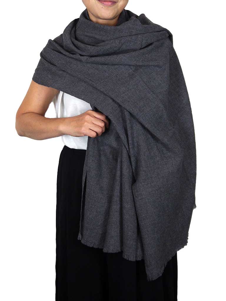 カシミヤ100％ 梳毛糸 大判ストール 6,952円