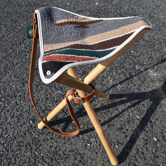 注目ブランド 正規取扱店 Kc S ケイシイズ 本革 キャンプスツール アウトドア サドルスツール ブランケット 牛革 日本製 プレーン 椅子 イス いす チェアー ナチュラル 日本製 家具 デザイン 北欧 シンプル お洒落 かっこいい プレゼント ギフト 成人祝い Kcs Kc S