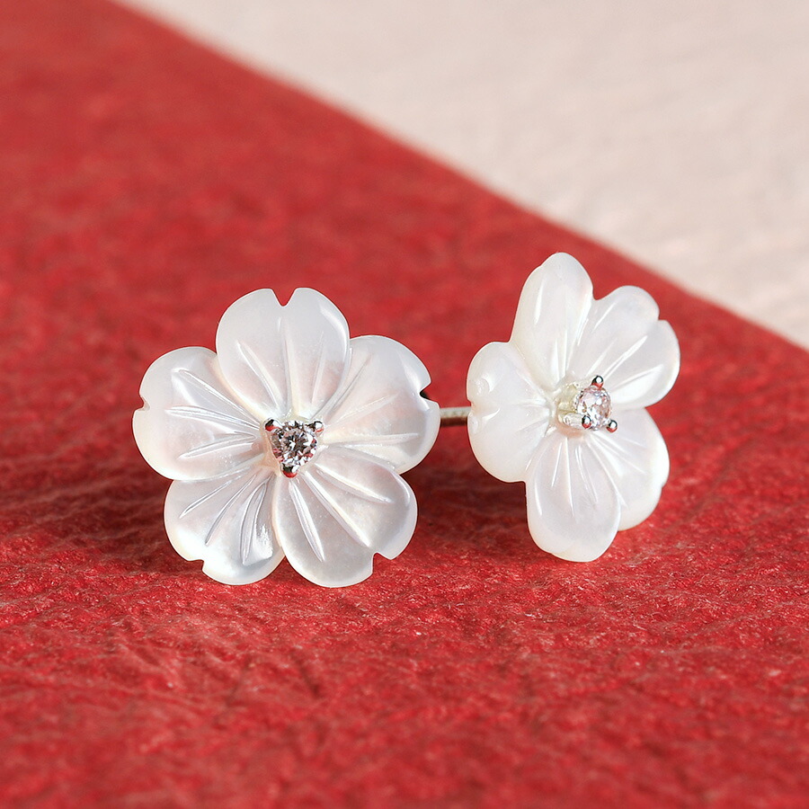 Pt900天然カルセドニー　バラ ピアス PT900 グリーンカルセドニー ピアス | ete bijoux (Women