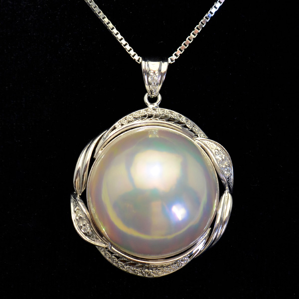 【楽天市場】21mmマベ真珠&ダイヤモンドK18WGペンダントトップ 極上の輝きを放つ超特大マベパール 世界に誇る至高の逸品 NA09：ルコリエ