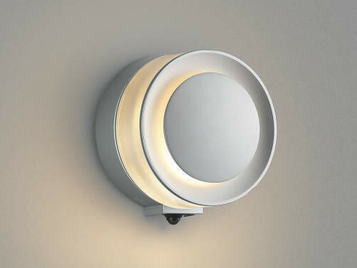 コイズミ照明 LED防雨ブラケットライト 玄関灯 屋外 人感センサー付 2700K電球色｜ミノクニ商店