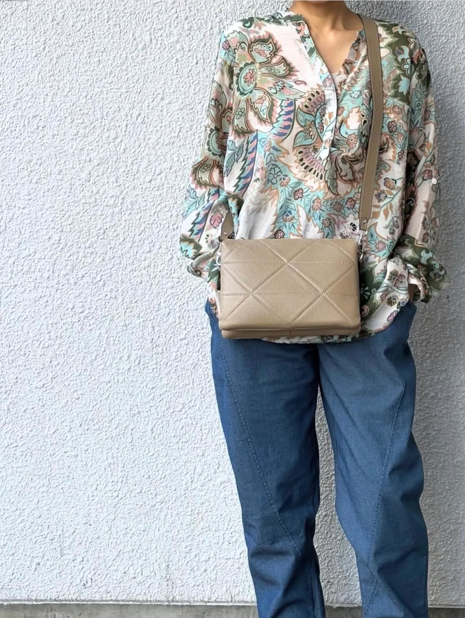 ジャンニノターロ/キャロルジェイ GIANNI NOTARO/Carol j. CA716 レザー シュリンク キルティング ショルダーバッグ / トープ ca716-taupe 200