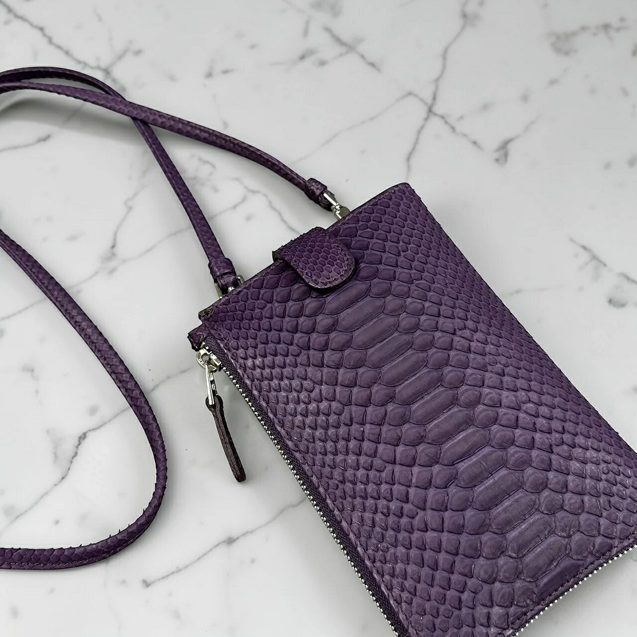 パイソン スマホショルダー 蛇革 本革 メンズ レディース 紫色 パープル PURPLE エキゾチックレザー 高級バッグ 日本製 金運 風水 運気 縁起 品番CAPRI LE'SAC|LESAC STORE