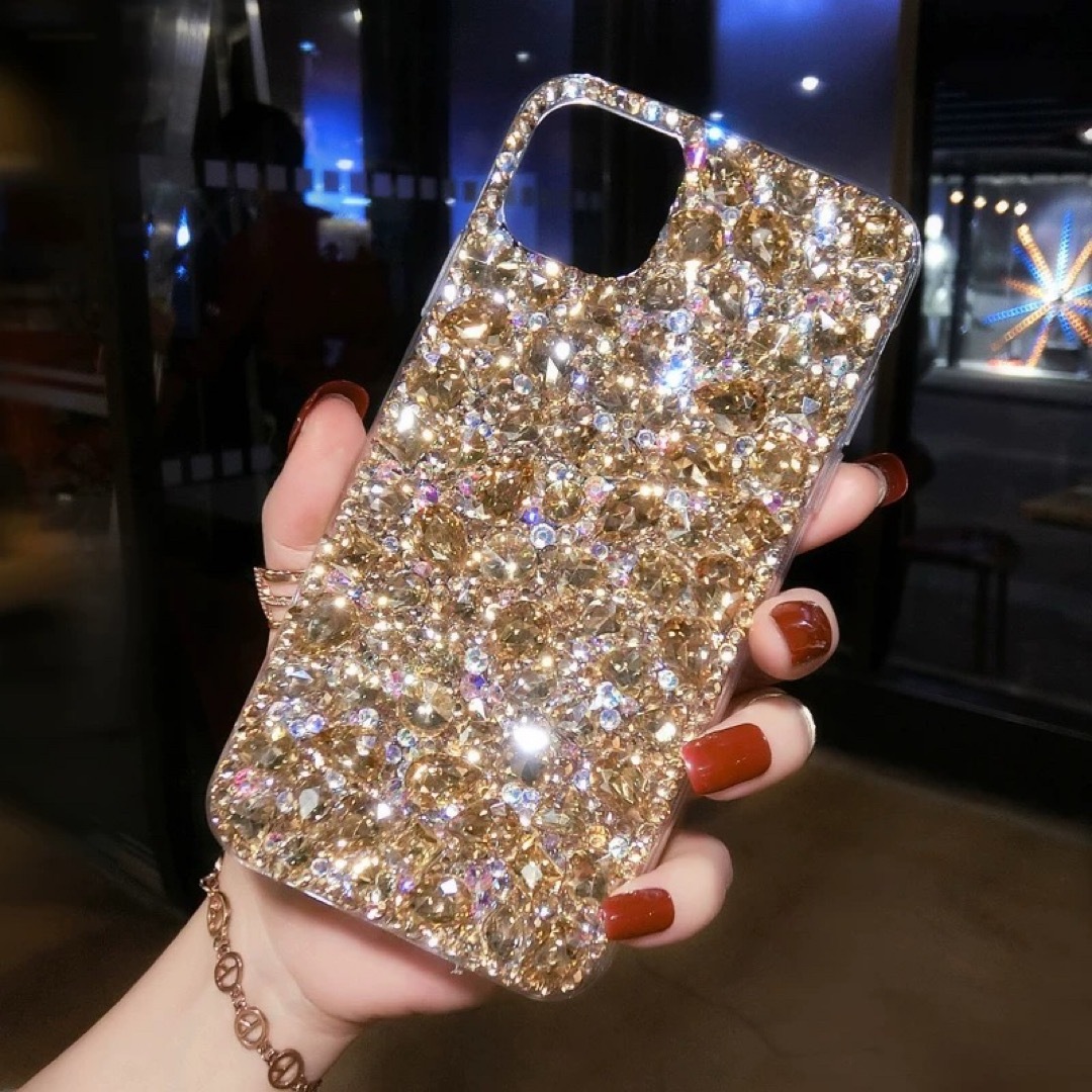 飛び切り感溢れるゴージャスラインストーンスマホケース ? キラキラ輝く贅沢さひな型