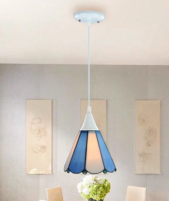 ステンドグラス．ペンダントライト．天井照明ステンドグラスランプ ガラス工芸品 電源直結タイプ
