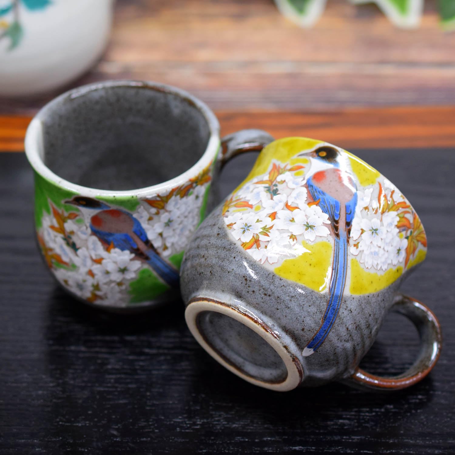 和座の蔵 おしゃれ コーヒーマグ 九谷焼 マグカップ ペア セット 山桜に鳥 陶器 高級 ブランド 食器 日本製 結婚祝い 還暦祝い 古希祝い 喜寿祝い 母の日 父の日 敬老の日 プレゼント ギフト|レックストア