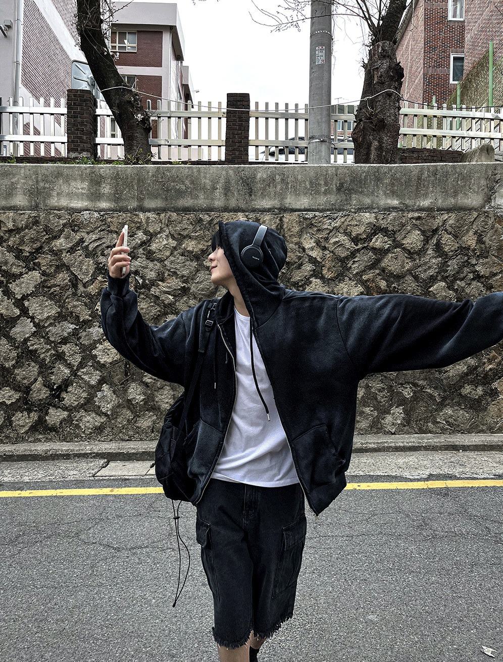 [COSYHARU] Runderwall Semi-Crop Hoodie Zip-Up