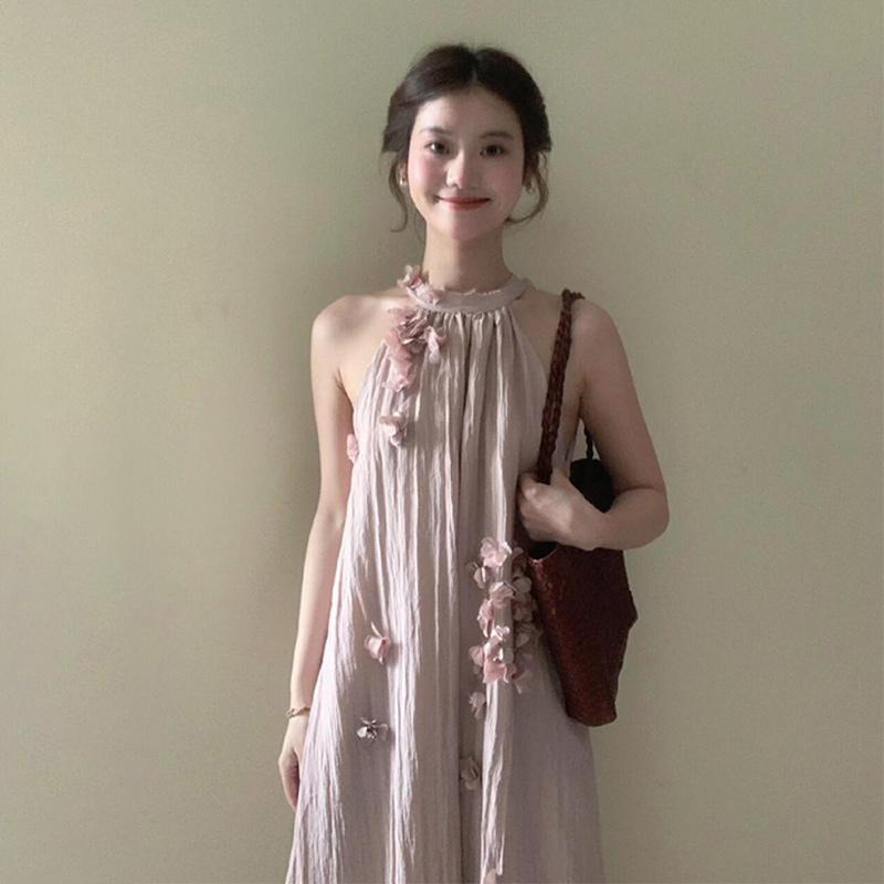 春 コーデ レディース ファッション オシャレ カワイイ シンプル きれいめ ナチュラル 上品カジュアル 婦人服 フレンチ フラワー オフショルダー ドレス 夏 フェアリー スカート 海辺 バカンス バケーション ピンク ロング