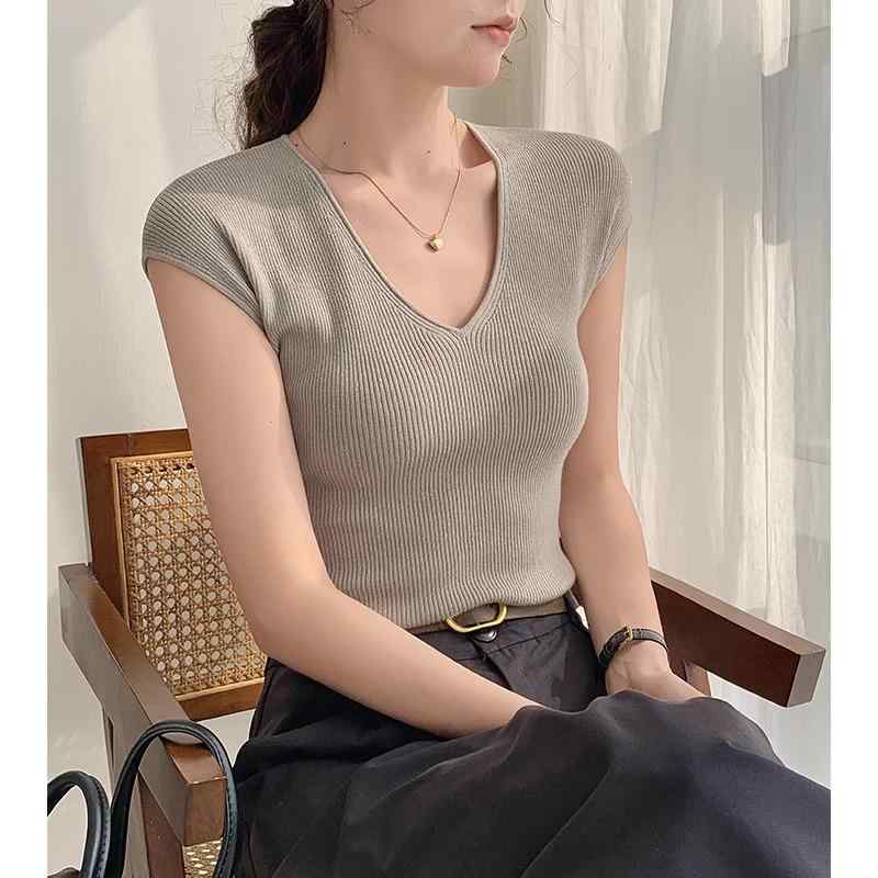春 コーデ レディース ファッション オシャレ カワイイ シンプル きれいめ ナチュラル 上品カジュアル 婦人服 夏 ニット Vネック バッグ スリーブ ショルダー インナー ノースリーブ 薄手 トップス
