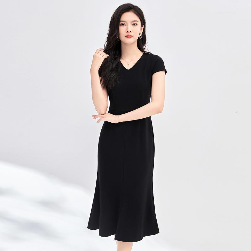 春 コーデ レディース ファッション オシャレ カワイイ シンプル きれいめ ナチュラル 上品カジュアル 婦人服 ハイエンド Vネック ウエスト フィッシュテール スカート 夏 半袖 ブラック ドレス |リコット