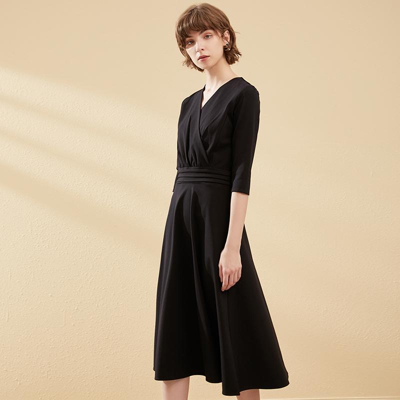 春 コーデ レディース 流行り物 オシャレ カワイイ   分かりやすい 好いたらしいめ 自然的 雅びやか心地よい お上さん服 ロング スコート 黒いこと 七分袖 か細い 細身 Vのど首 衣装