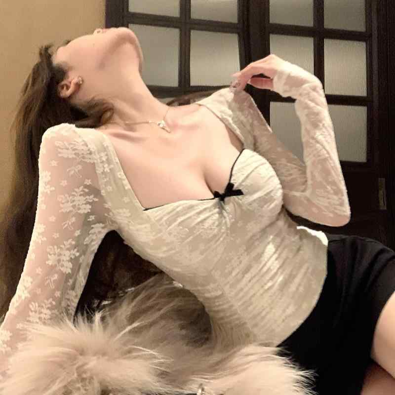 春 コーデ レディース ファッション オシャレ カワイイ シンプル きれいめ ナチュラル 上品カジュアル 婦人服 長袖 トップス スリムフィット プリーツ Tシャツ インナーウェア スクエアネック レース レイヤリング