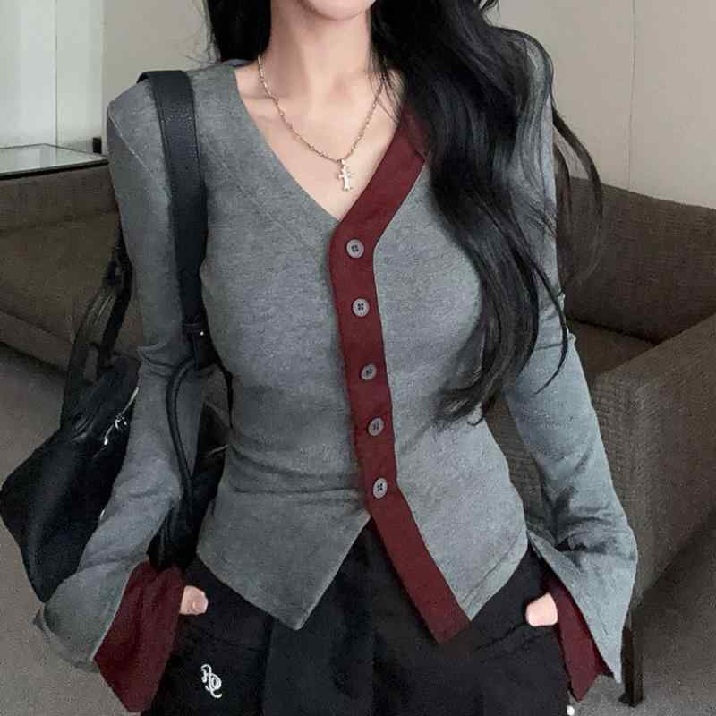 春 コーデ レディース ファッション オシャレ カワイイ シンプル きれいめ ナチュラル 上品カジュアル 婦人服 Vネック トランペット スリーブ 長袖 Tシャツ インナーウェア アウターウェア レイヤリング トップス
