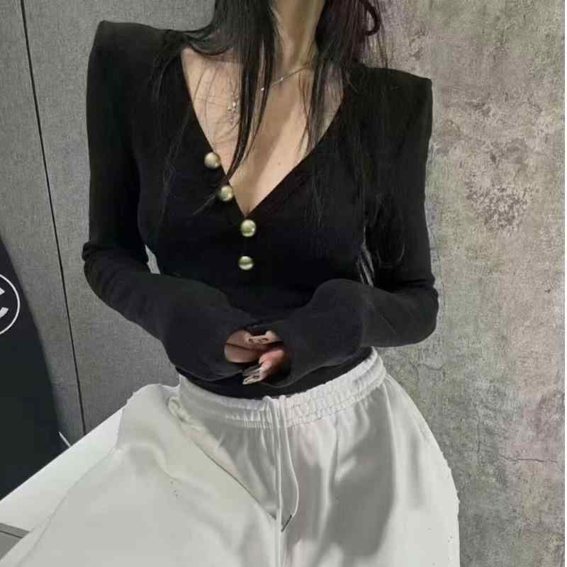 春 コーデ レディース ファッション オシャレ カワイイ シンプル きれいめ ナチュラル 上品カジュアル 婦人服 Vネック 長袖 Tシャツ スリム レイヤリング タイト ハイウエスト トップス