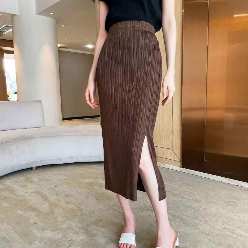 レディース 流行り物 服 オシャレ カワイイ 成人女性用 分かりやすい 筋目 心地好い 好いたらしい 通い御召しもの 向こう正面 細長い切口 スコート