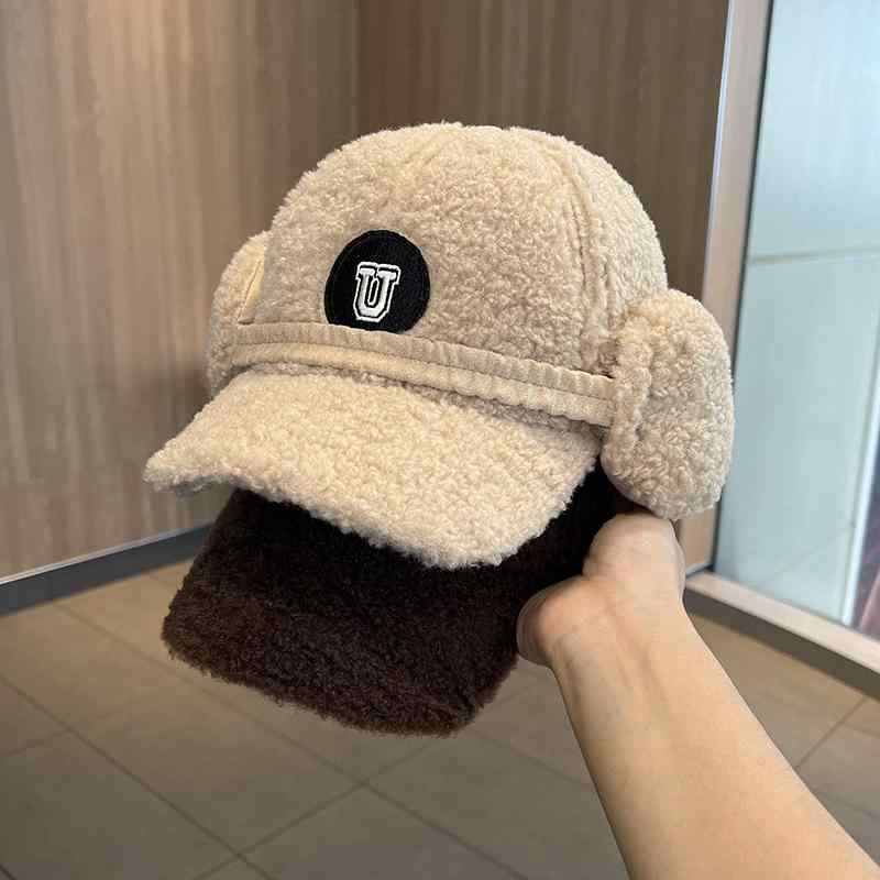 春 コーデ オシャレ 小物 アイテム レディース 女性用 ラム ウール 野球帽 ベースボール キャップ 耳保護 文字 ソフトトップ ダックビル キャップ