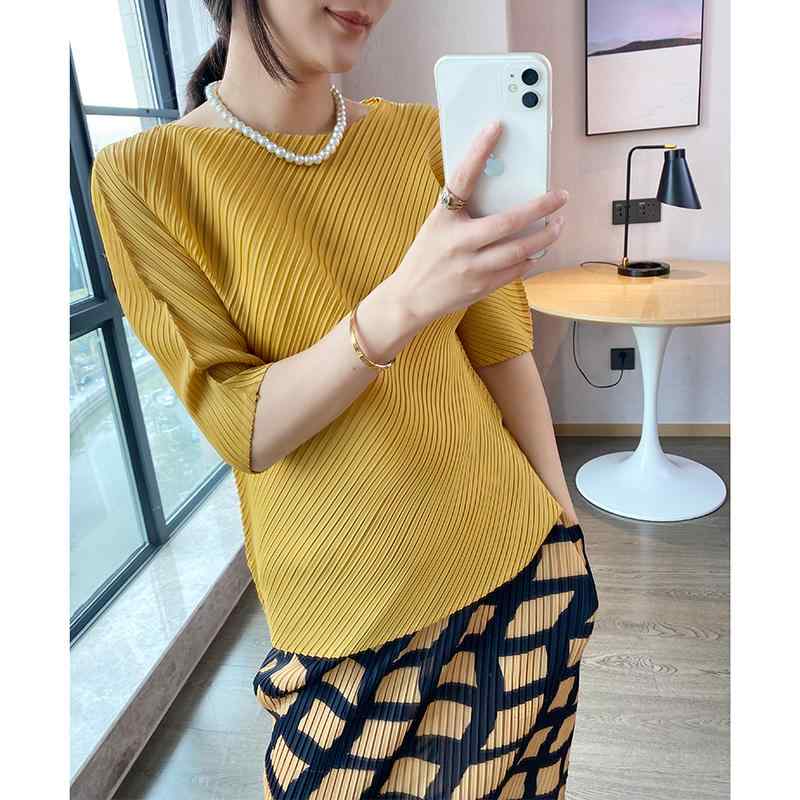 春 コーデ レディース 流行り物 オシャレ カワイイ   分かりやすい 好いたらしいめ 自然的 雅びやか心地好い お上さん服 筋目 トップス 夏 半袖 スリミング ティーシャツ