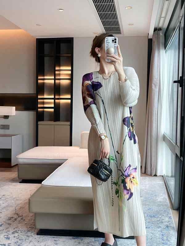 レディース 流行り物 服 オシャレ カワイイ お上さん用 分かりやすい 筋目 刷り上げる ラウンドのど首 衣装 雅びやか ロング スコート