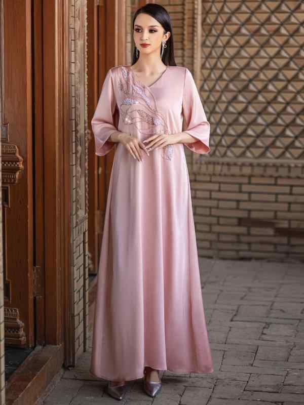レディース 流行り物 服 オシャレ カワイイ 成人女性用 分かりやすい アラビアン 御召しもの ともし火 サクラ色 花柄 繻子 七分袖 V素っ首 御召しもの